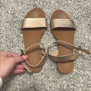 Universal Thread Gold Sandals Minimalist Design